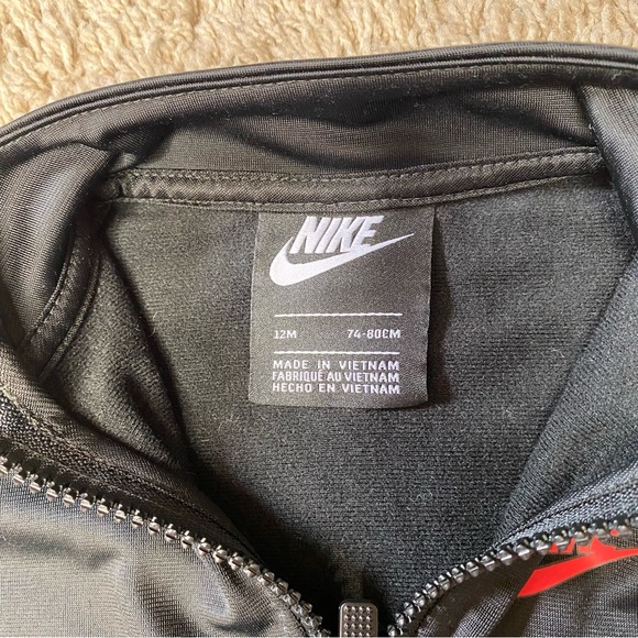 Nike Tracksuit, Infant Size 12 Months - Picture 4 of 10